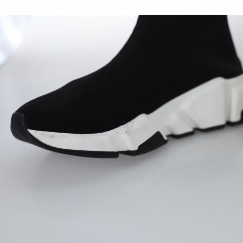 Balenciaga speed hot sale trainer cracking